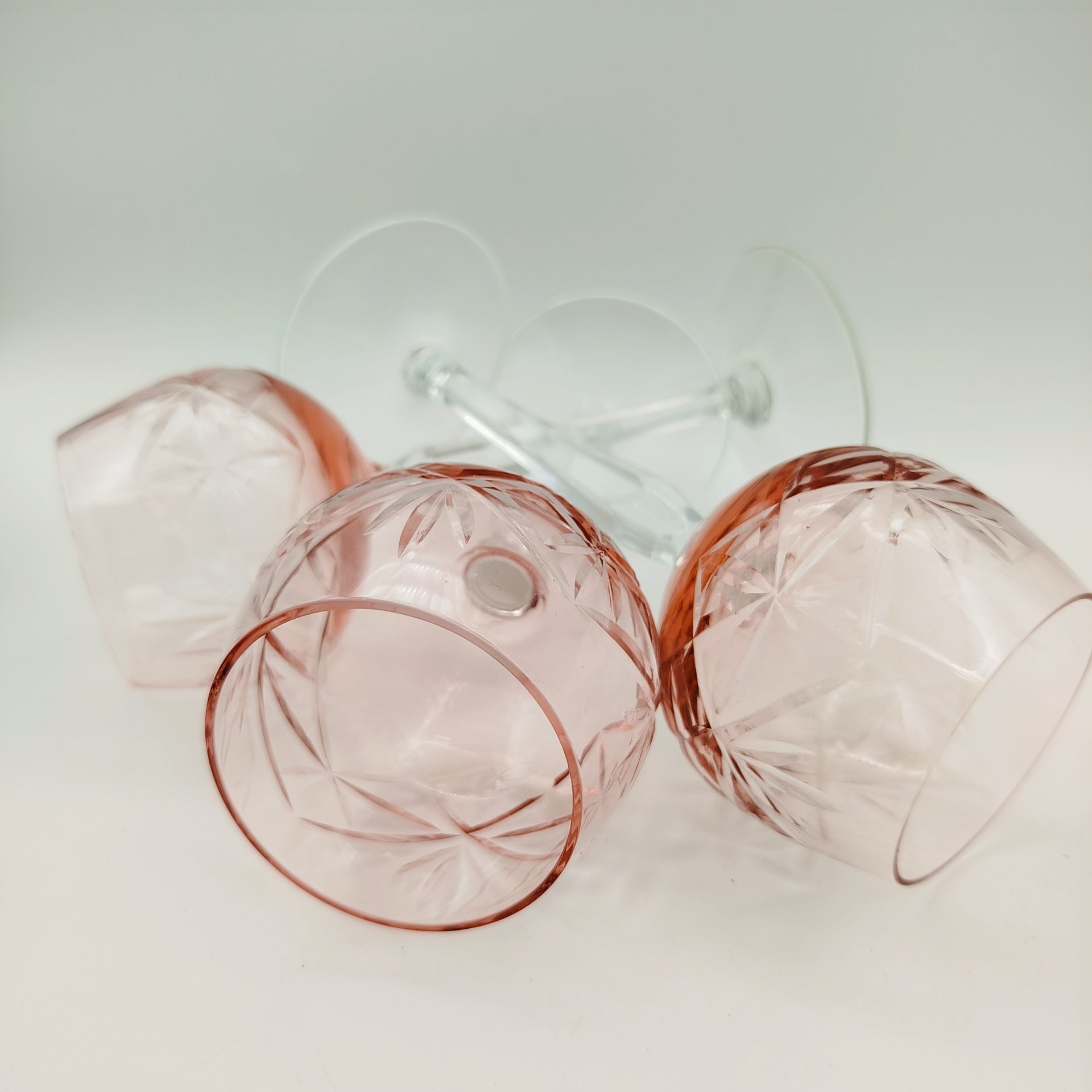 Набор из 3 бокалов розового цвета со звездчатым декором, хрусталь, алмазная грань, Германия, 1960-1990 гг.