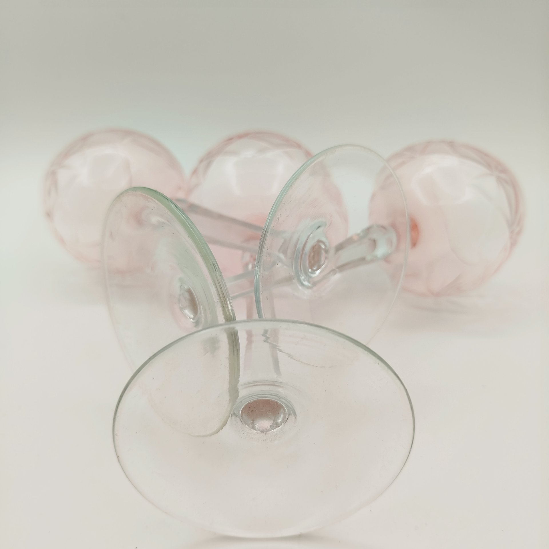 Набор из 3 бокалов розового цвета со звездчатым декором, хрусталь, алмазная грань, Германия, 1960-1990 гг.