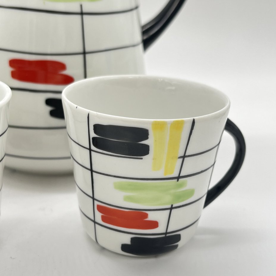 Кофейник и две чашки с геометрическим декором, автор Данута Душняк, фарфор, роспись, Chodziez, Польша, 1964-1980 гг.
