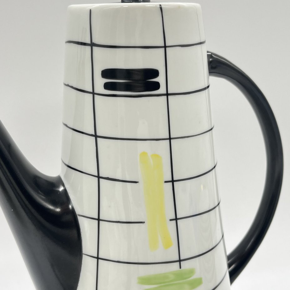 Кофейник и две чашки с геометрическим декором, автор Данута Душняк, фарфор, роспись, Chodziez, Польша, 1964-1980 гг.