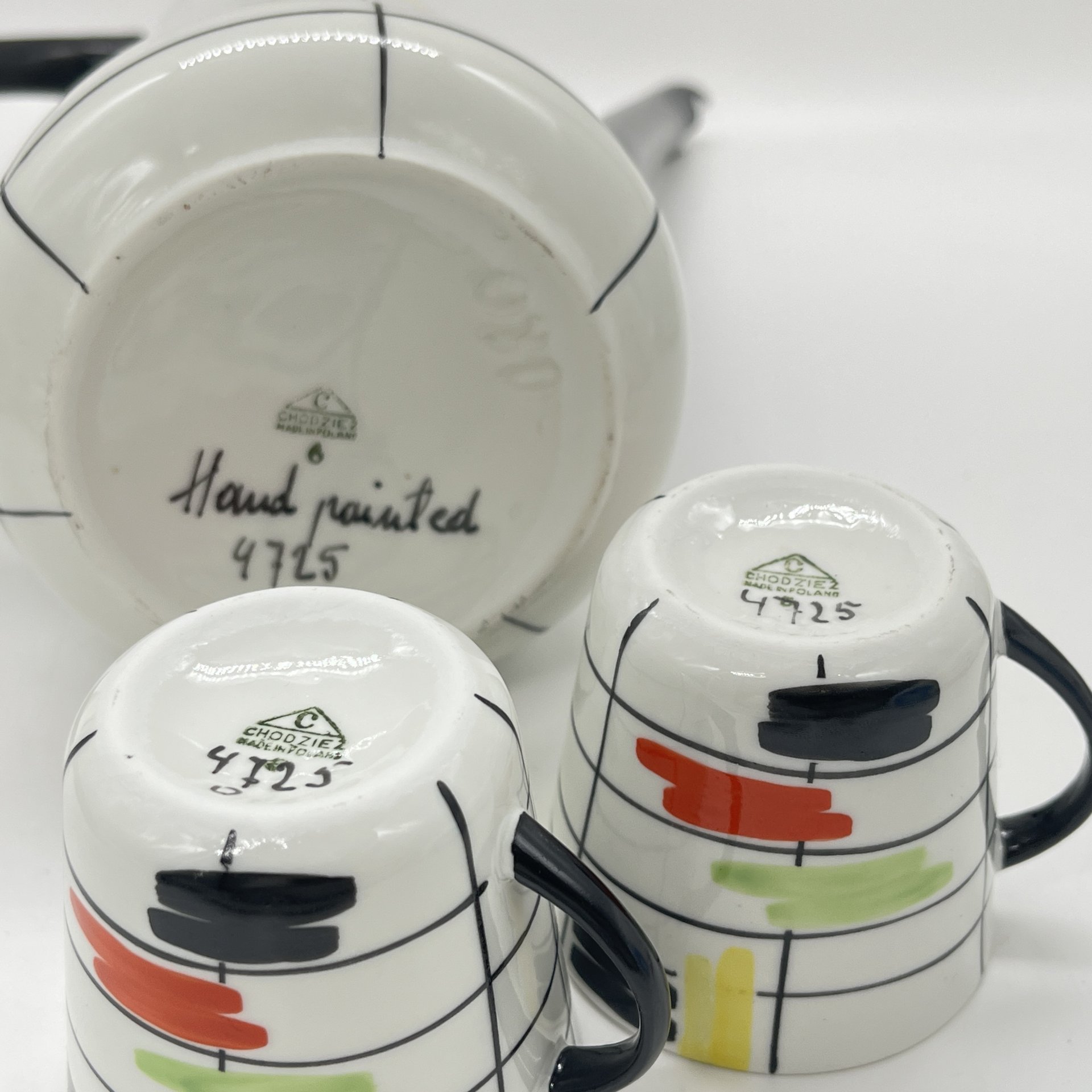 Кофейник и две чашки с геометрическим декором, автор Данута Душняк, фарфор, роспись, Chodziez, Польша, 1964-1980 гг.