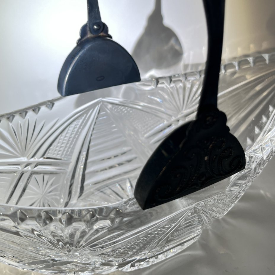 Салатник-ладья с металлической ручкой