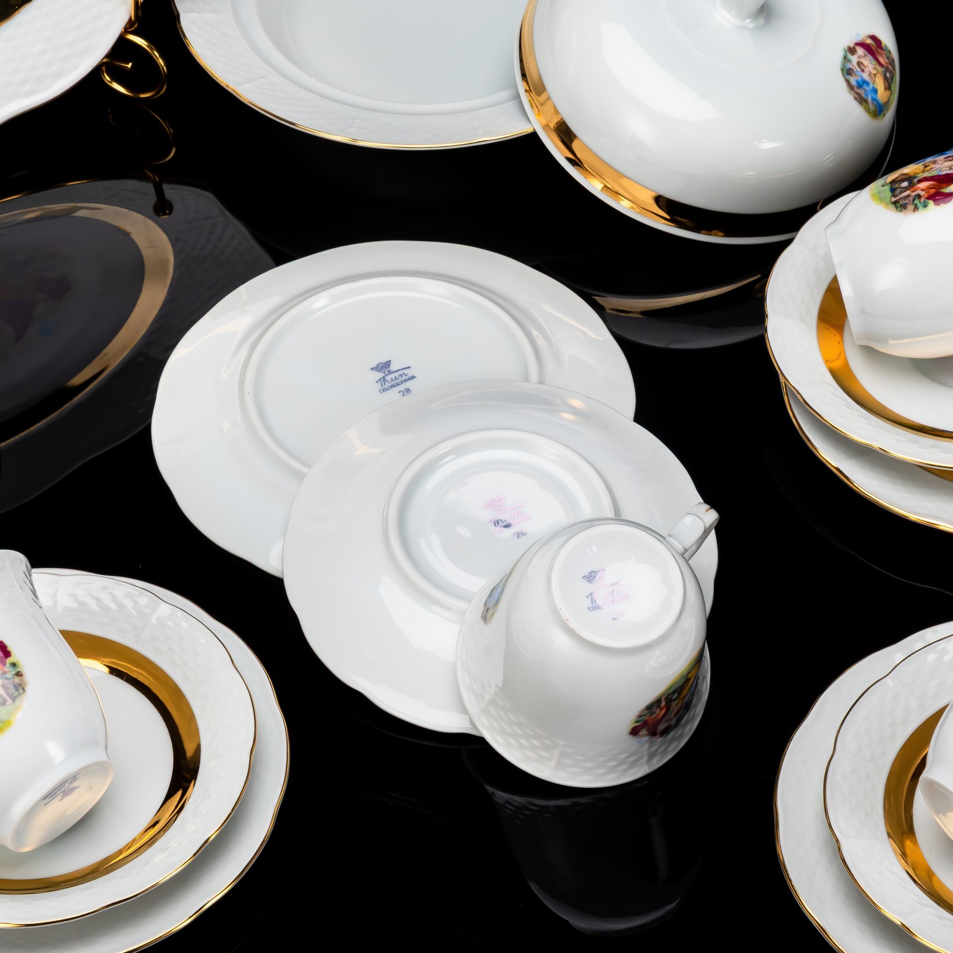 Набор чайный "Мадонна" на 5 персон (19 предметов), фарфор, деколь, золочение, Thun (Тун), Чехословакия, 1970-1990 гг.