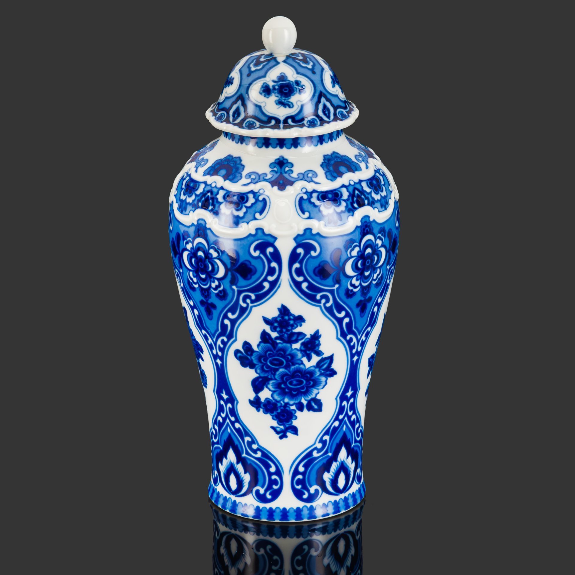 Ваза с крышкой в восточном стиле (имбирная), украшенная цветочным декором