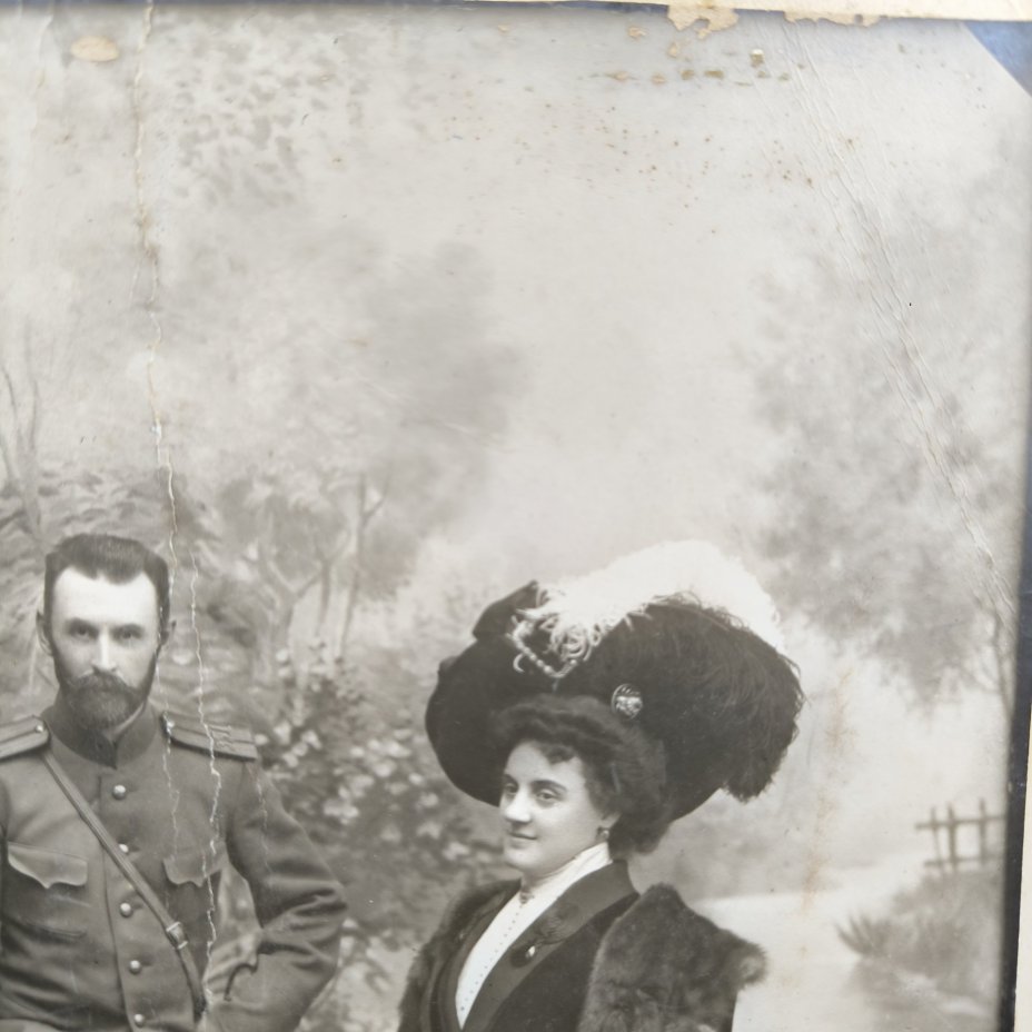 Фотопортрет групповой с изображением военных с женами (имена не установлены), бумага, фотопечать, Российская империя, 1900-1917 гг.