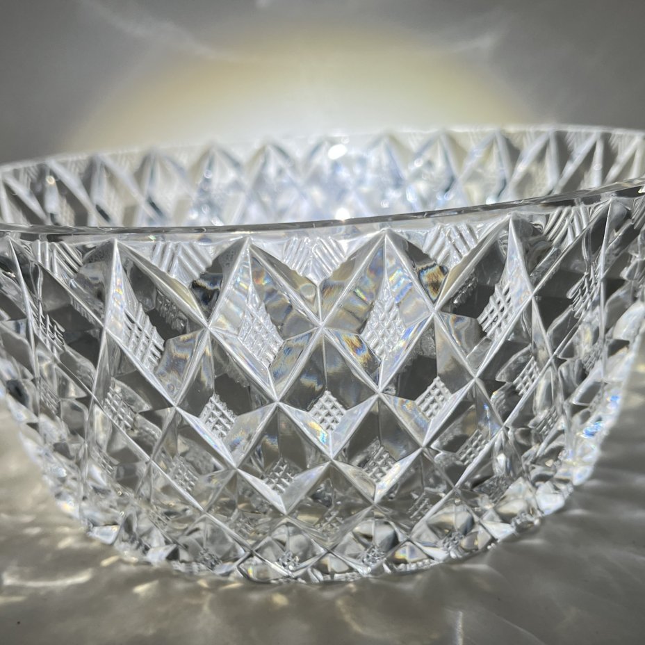 Фруктовница с геометрическим декором