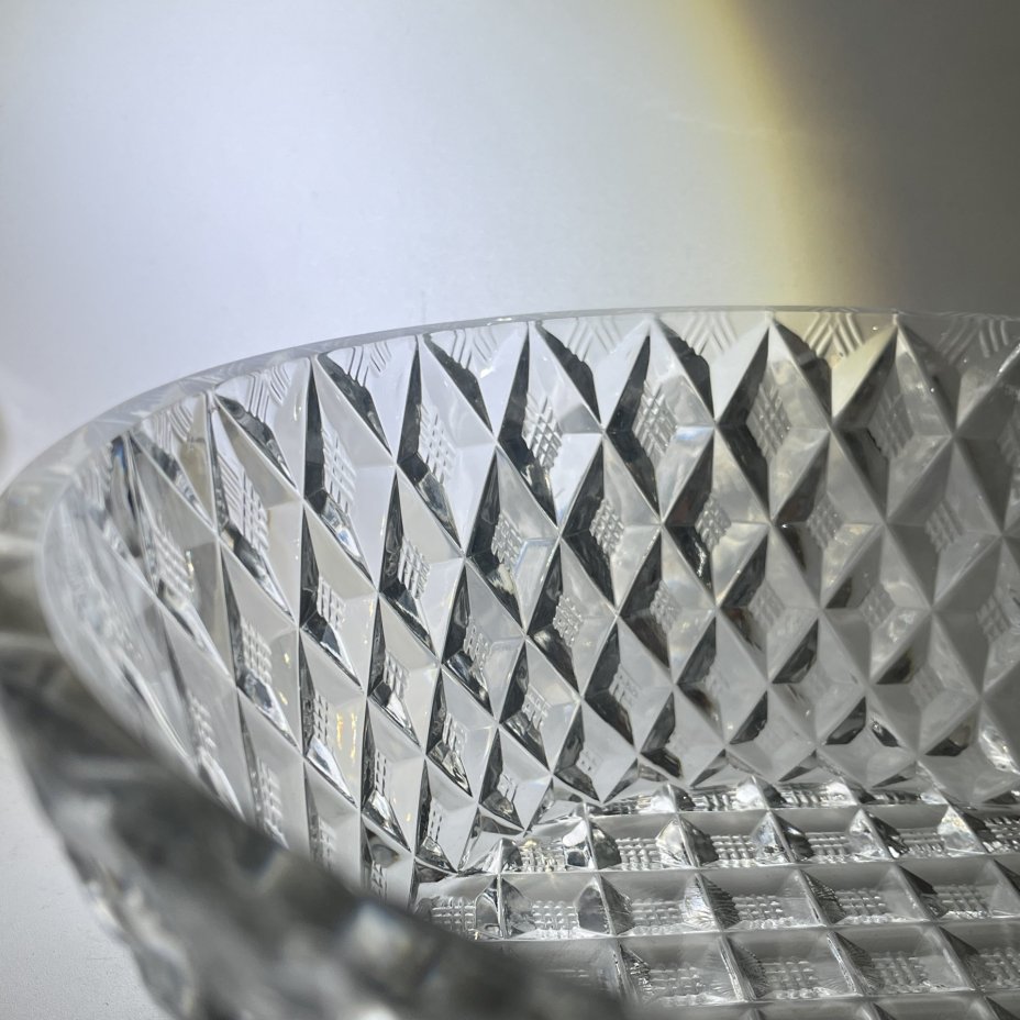 Фруктовница с геометрическим декором