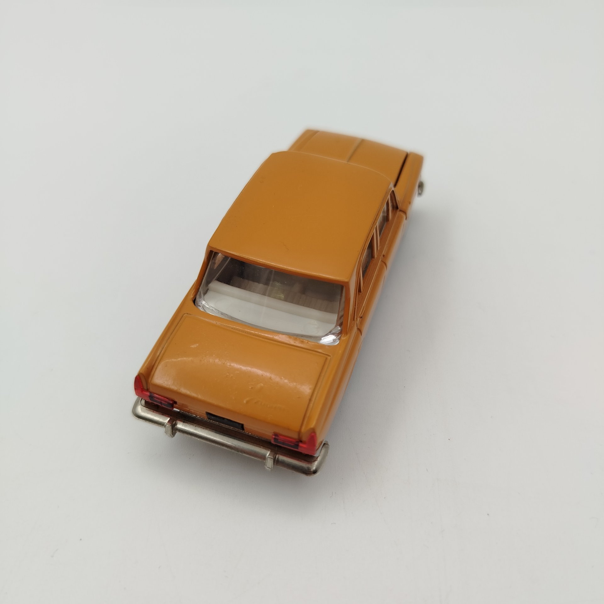 Модель автомобиля "Москвич 412"