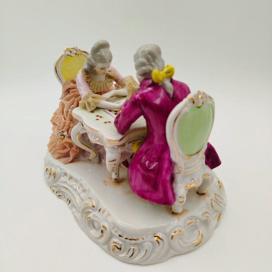 Статуэтка "Игра в шашки" ("Галантная сцена")