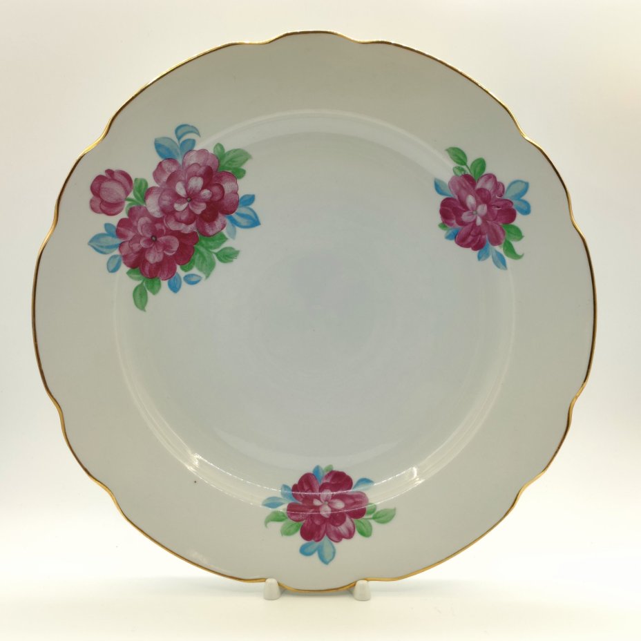 Пара сервировочных блюд разных размеров, украшенных цветочным декором, фарфор, деколь, золочение, Дулевский фарфоровый завод (Дулёво), СССР, 1968-1991 гг.