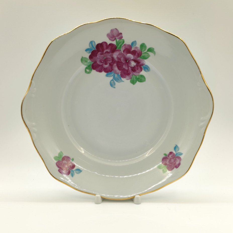 Пара сервировочных блюд разных размеров, украшенных цветочным декором, фарфор, деколь, золочение, Дулевский фарфоровый завод (Дулёво), СССР, 1968-1991 гг.