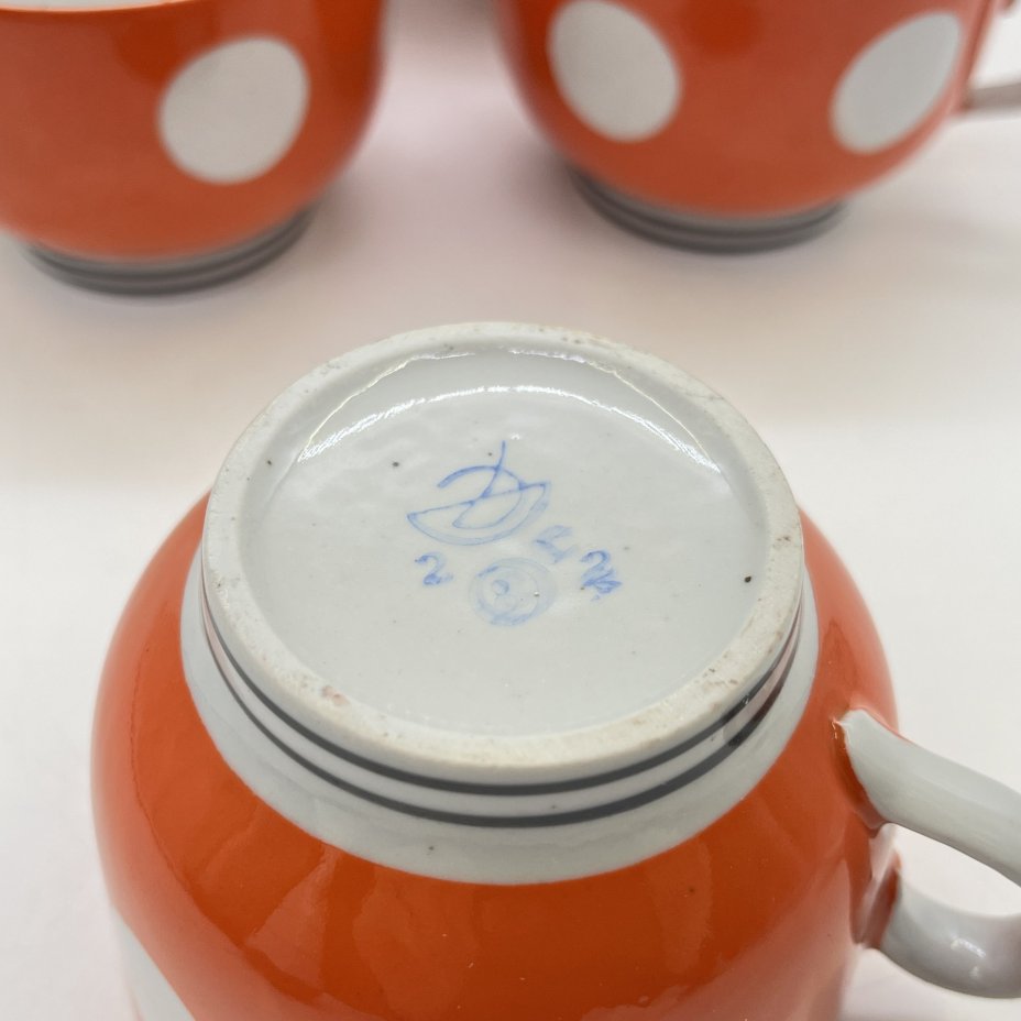 Набор из 5 чашек в горошек