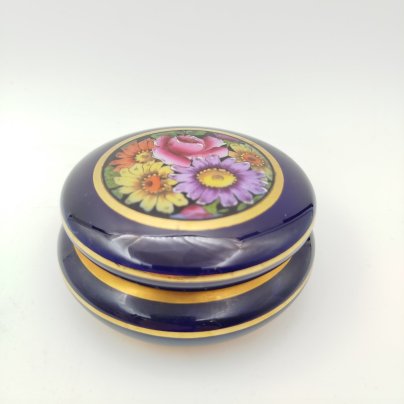 Шкатулка кобальтового цвета, украшенная изображением цветов, фарфор, роспись, золочение, Lichte Porzellan (Лихте), Германия, 1954-1972 гг.