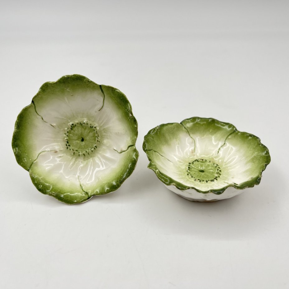 Пара розеток в форме капустных листов, "Max Roesler", фарфор, аэрография, роспись, Германия, 1894-1910 гг.