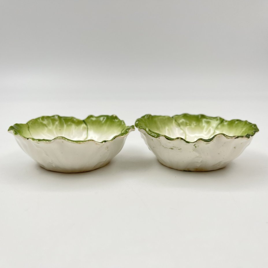 Пара розеток в форме капустных листов, "Max Roesler"