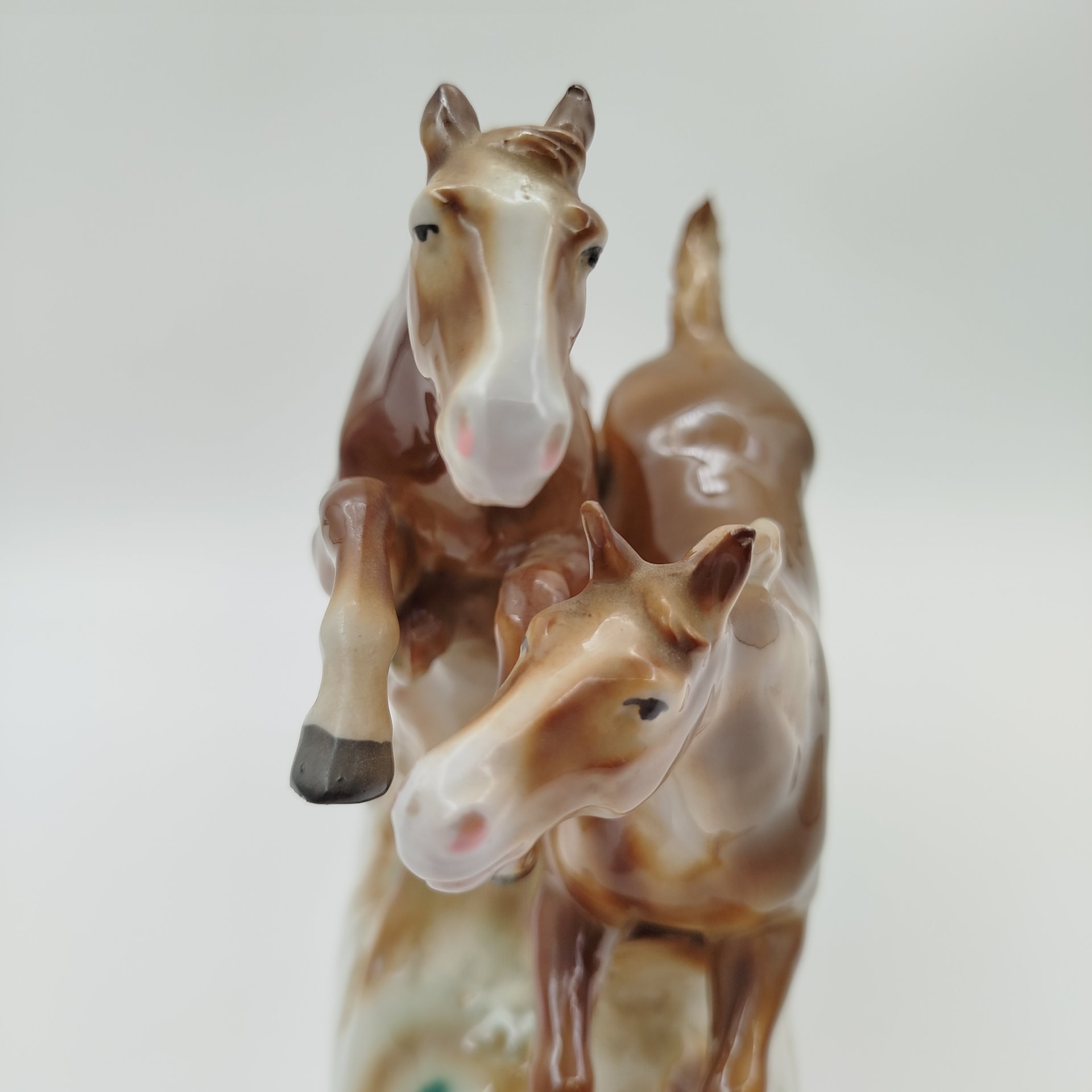 Статуэтка "Бегущие лошади", фарфор, роспись, Carl Scheidig, Gräfenthal, ГДР, 1972-1990 гг.