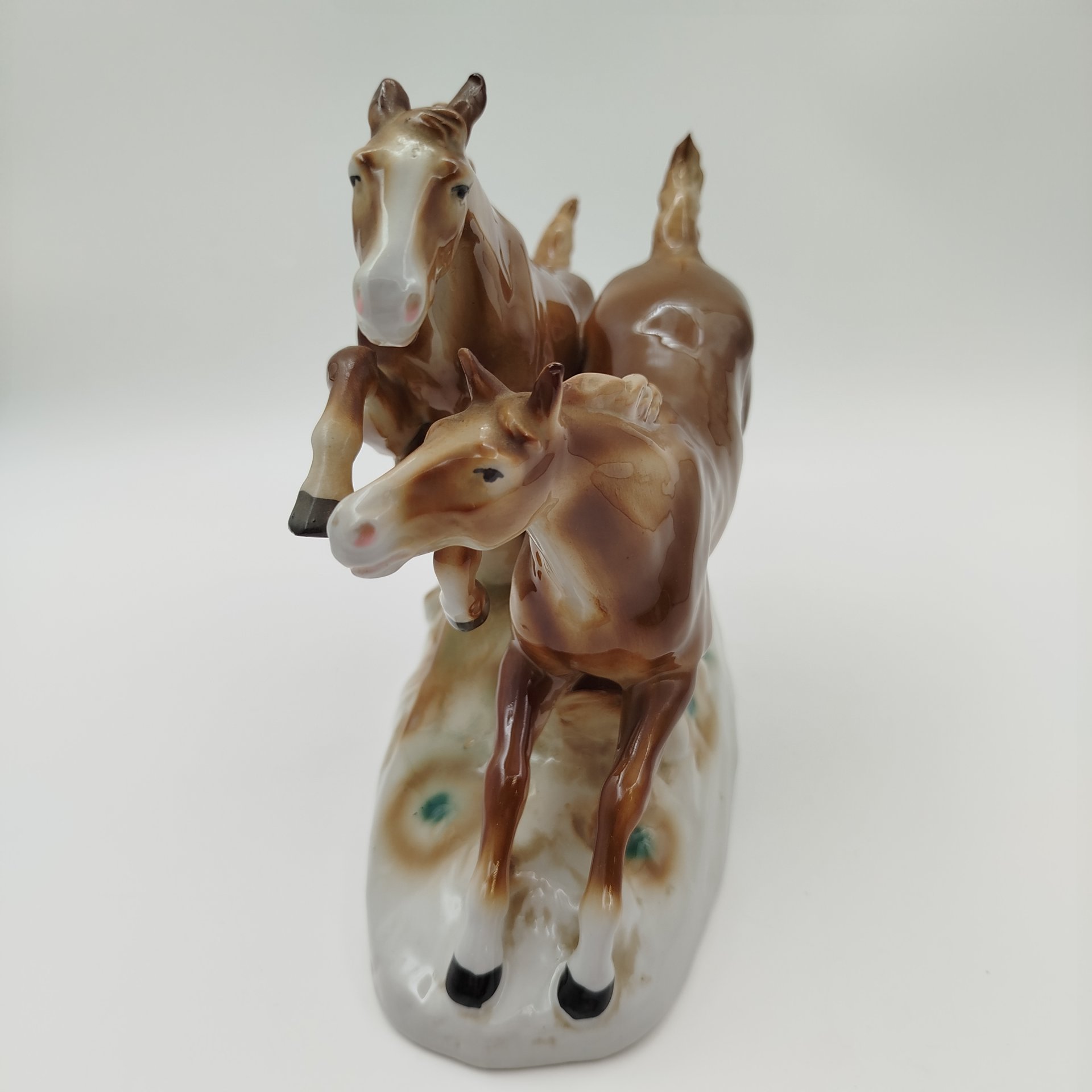 Статуэтка "Бегущие лошади", фарфор, роспись, Carl Scheidig, Gräfenthal, ГДР, 1972-1990 гг.