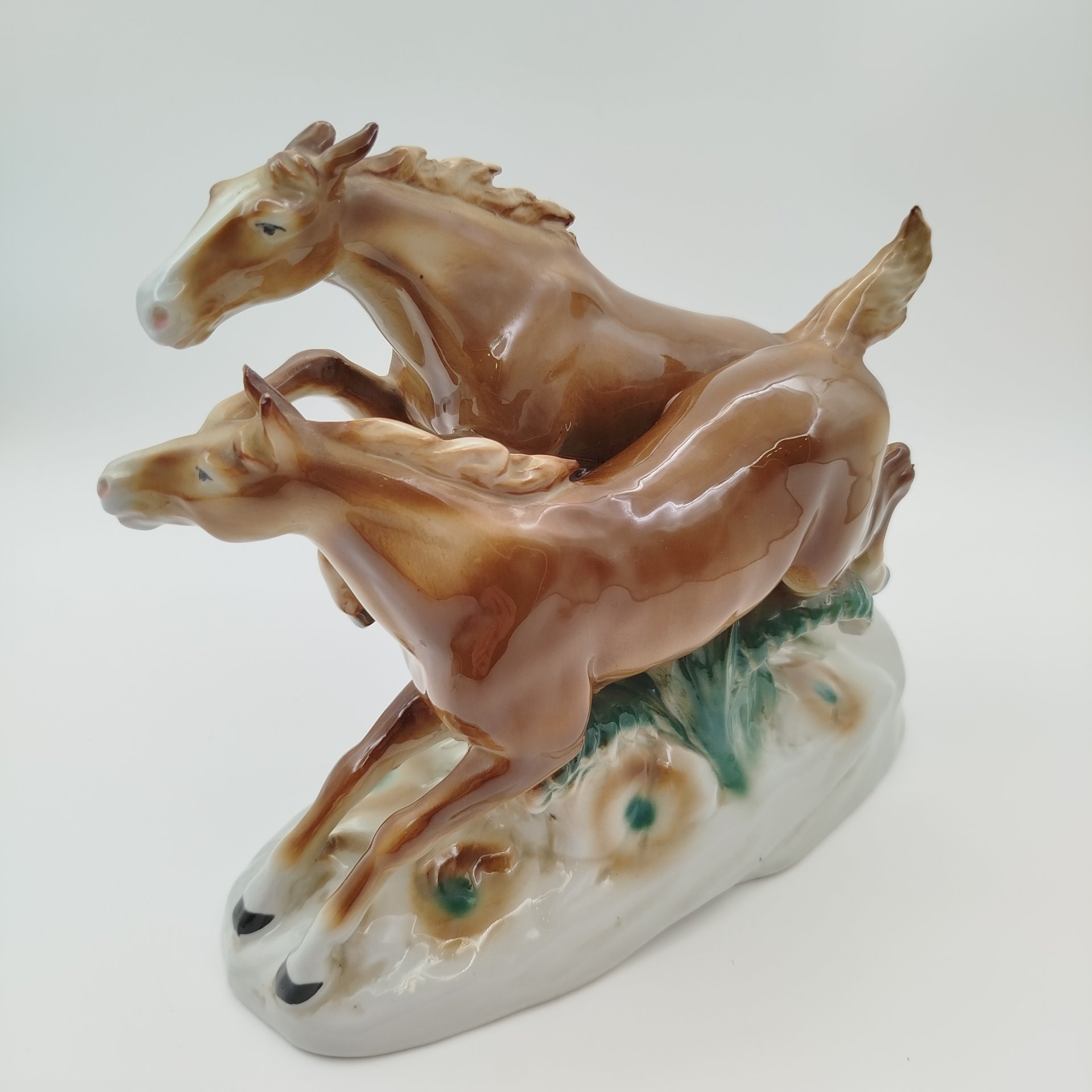 Статуэтка "Бегущие лошади", фарфор, роспись, Carl Scheidig, Gräfenthal, ГДР, 1972-1990 гг.