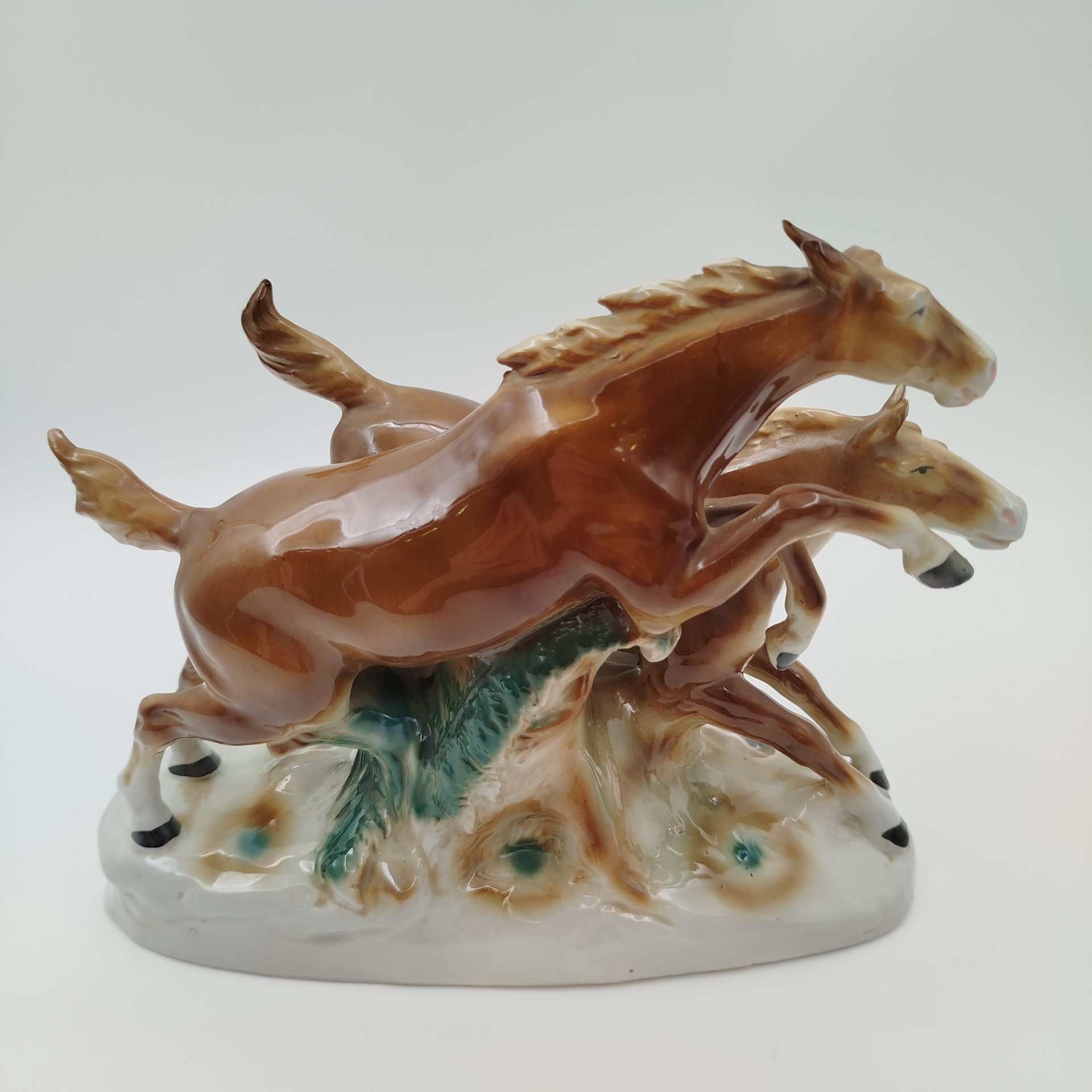 Статуэтка "Бегущие лошади", фарфор, роспись, Carl Scheidig, Gräfenthal, ГДР, 1972-1990 гг.