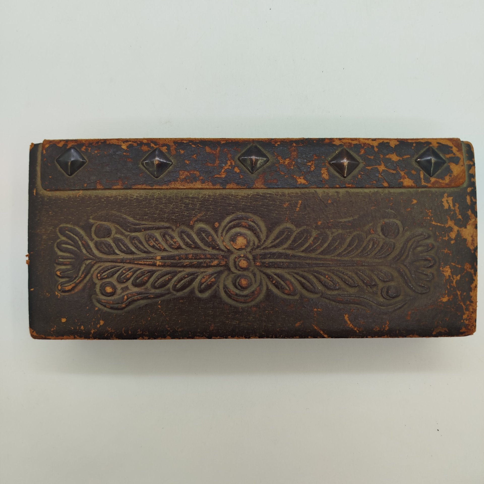 Шкатулка прямоугольной формы, металл, картон, кожа, Россия, 1910-1940 гг.