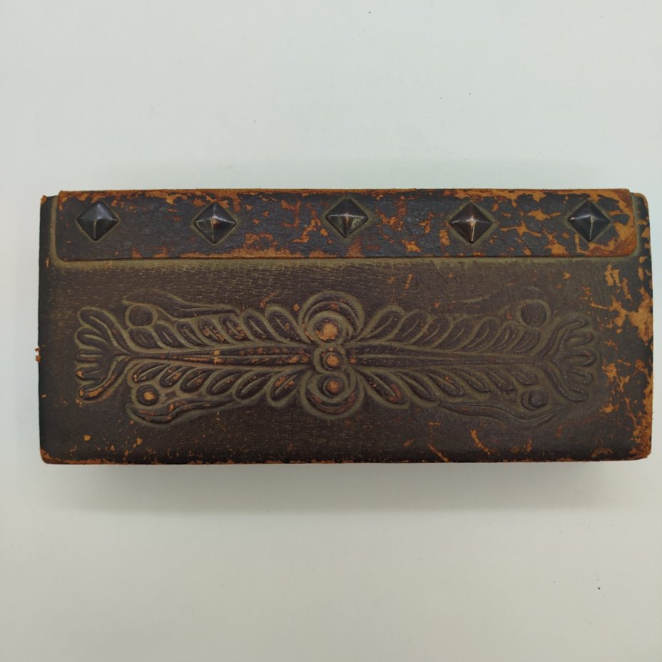 Шкатулка прямоугольной формы, металл, картон, кожа, Россия, 1910-1940 гг.