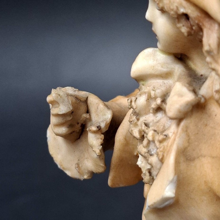 Статуэтка "Галантный кавалер"