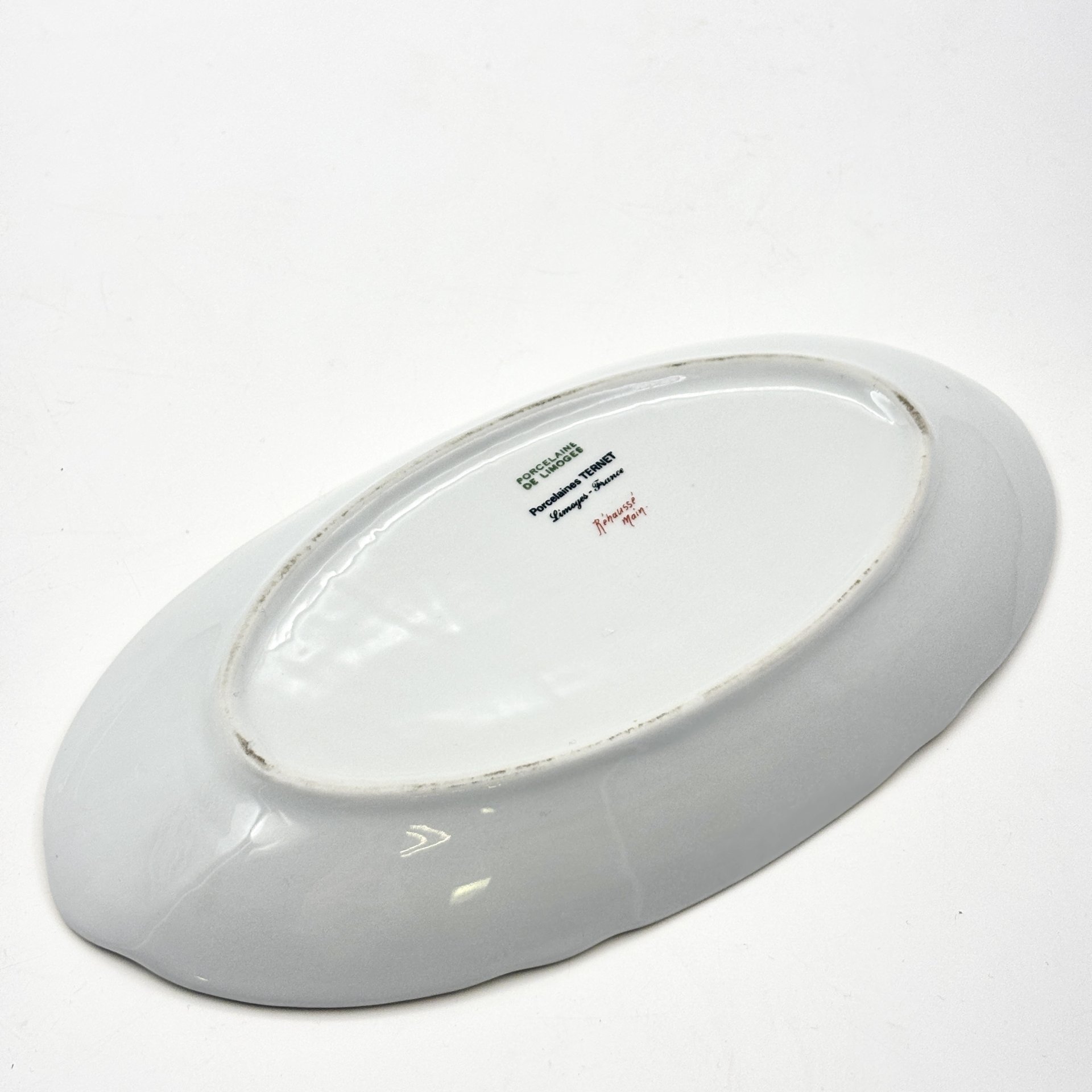 Селедочница, украшенная нежным цветочным декором, фарфор, деколь с подрисовкой, Limoges, Франция, 1970-2000 гг.