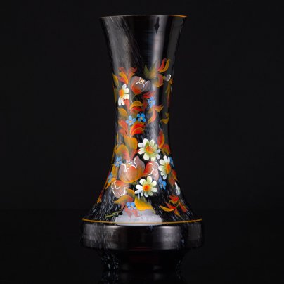 Ваза, украшенная цветочным декором, стекло, роспись, гутная техника, СССР, 1970-1990 гг.