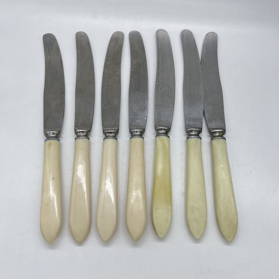 Набор из 7 столовых ножей, металл, пластик, СССР, 1960-1980 гг.