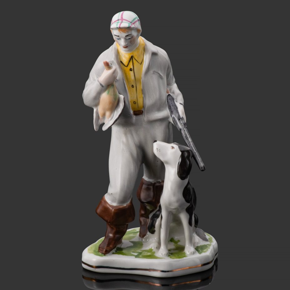[Редкость] Статуэтка "Охотник с собакой", фарфор, роспись, золочение, Барановский фарфоровый завод, СССР, 1953-1957 гг.