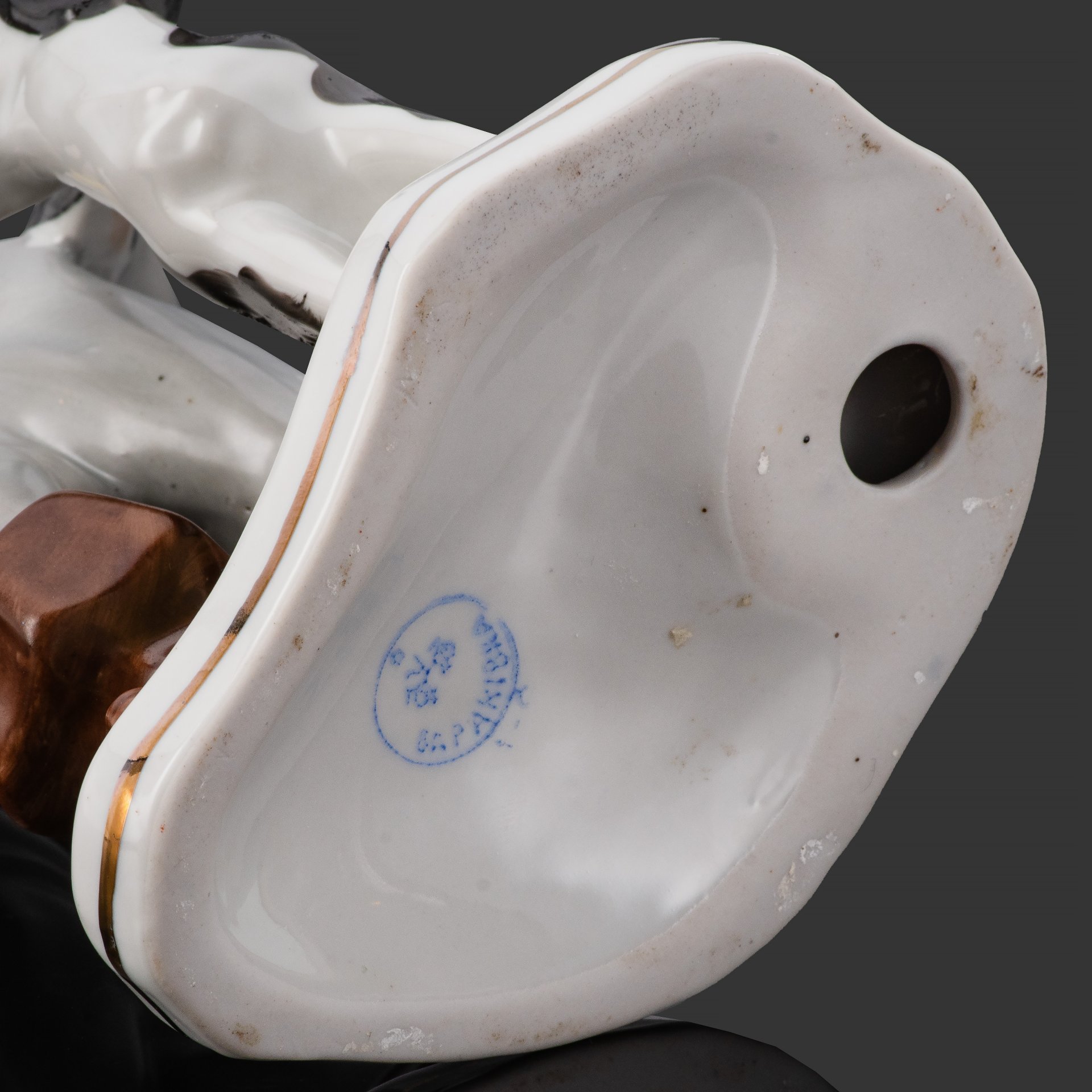 [Редкость] Статуэтка "Охотник с собакой", фарфор, роспись, золочение, Барановский фарфоровый завод, СССР, 1953-1957 гг.