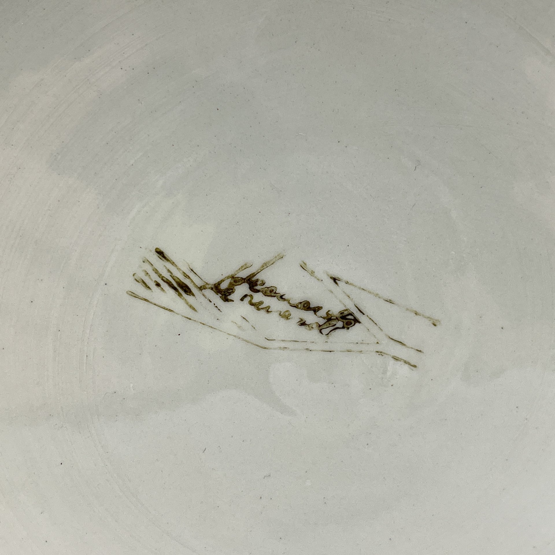 Ваза широкой формы, украшенная растительным декором, фарфор, роспись, Западная Европа, 1960-1980 гг.