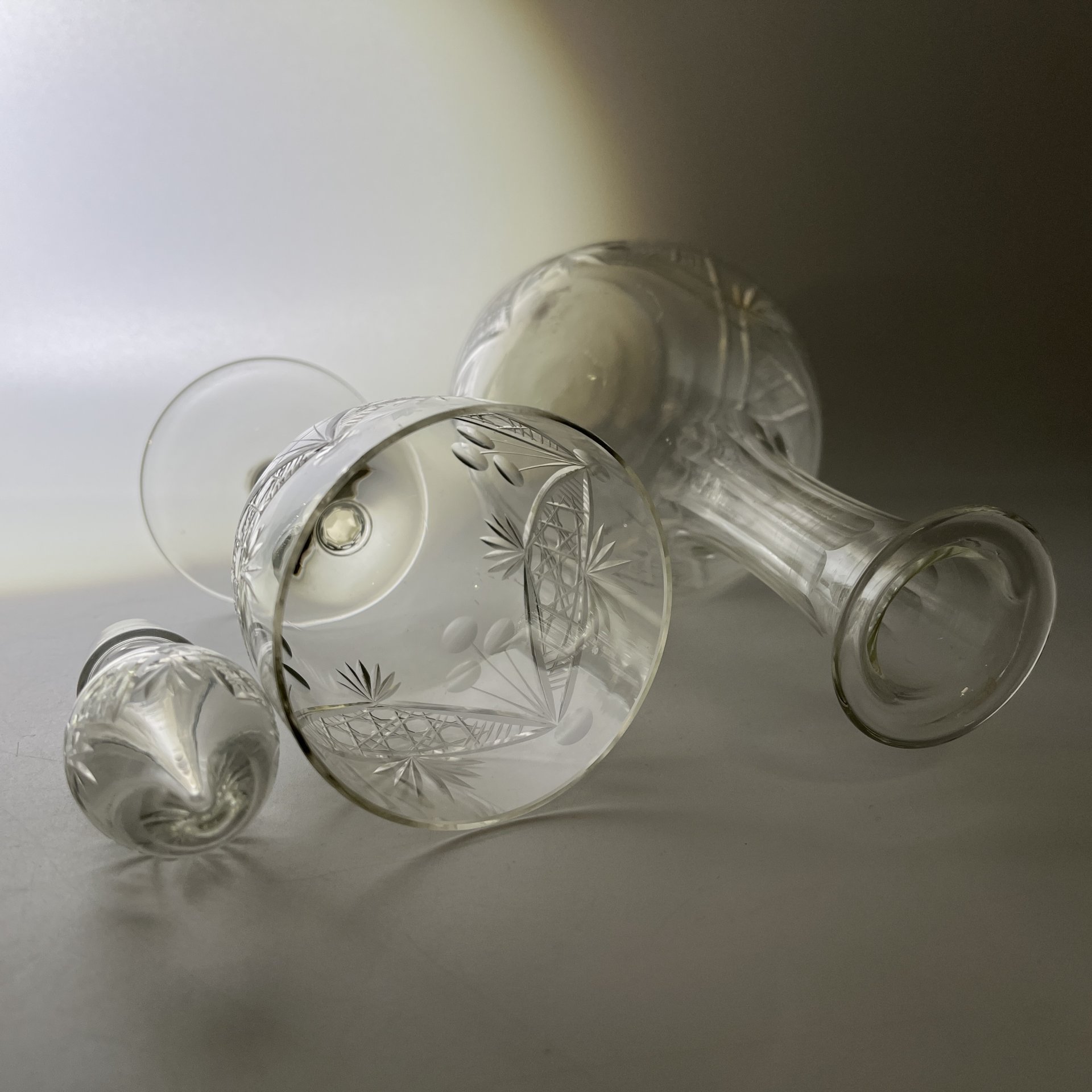 Штоф и бокал (в подборе) с декором "алмаз дугами", стекло, выдувание, алмазная грань, Россия, 1910-1940 гг.