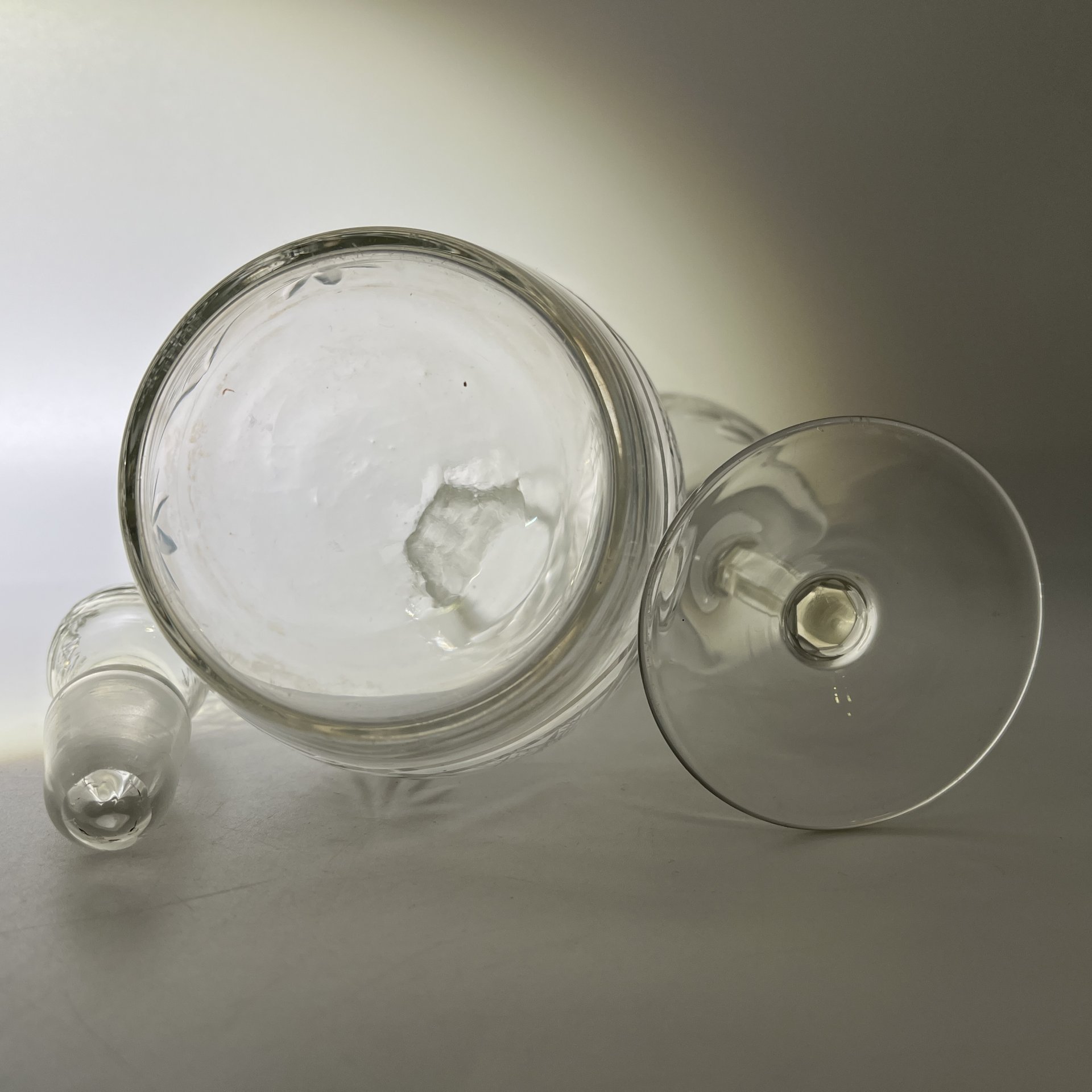 Штоф и бокал (в подборе) с декором "алмаз дугами", стекло, выдувание, алмазная грань, Россия, 1910-1940 гг.