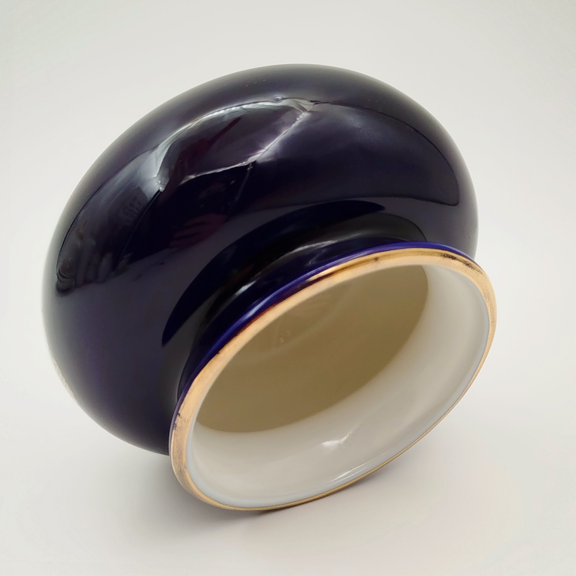 Вазочка с декором в виде колосьев, фарфор, крытье кобальтом, золочение, Ленинградский фарфоровый завод (ЛФЗ), СССР, 1955-1957 гг.