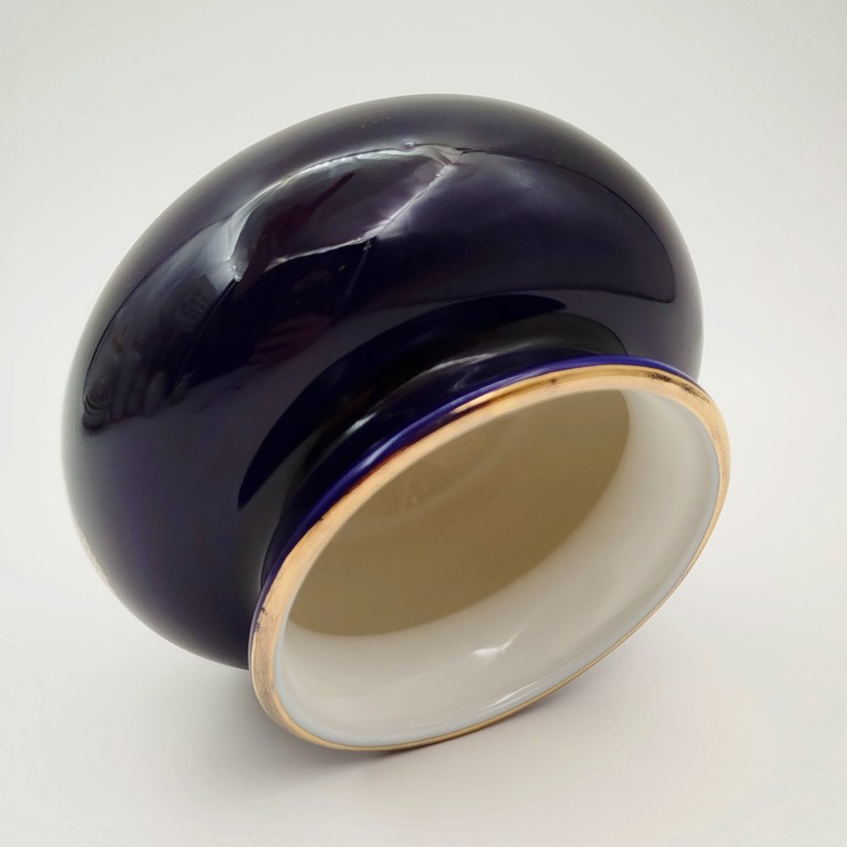 Вазочка с декором в виде колосьев, фарфор, крытье кобальтом, золочение, Ленинградский фарфоровый завод (ЛФЗ), СССР, 1955-1957 гг.