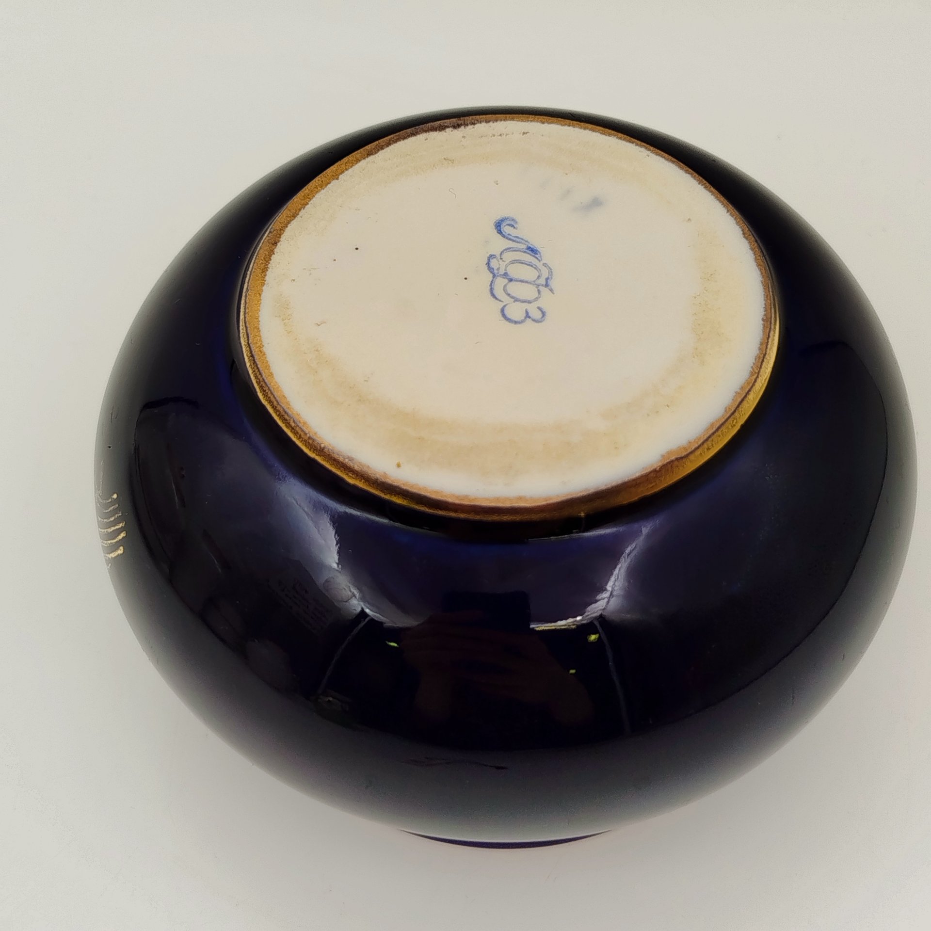 Вазочка с декором в виде колосьев, фарфор, крытье кобальтом, золочение, Ленинградский фарфоровый завод (ЛФЗ), СССР, 1955-1957 гг.