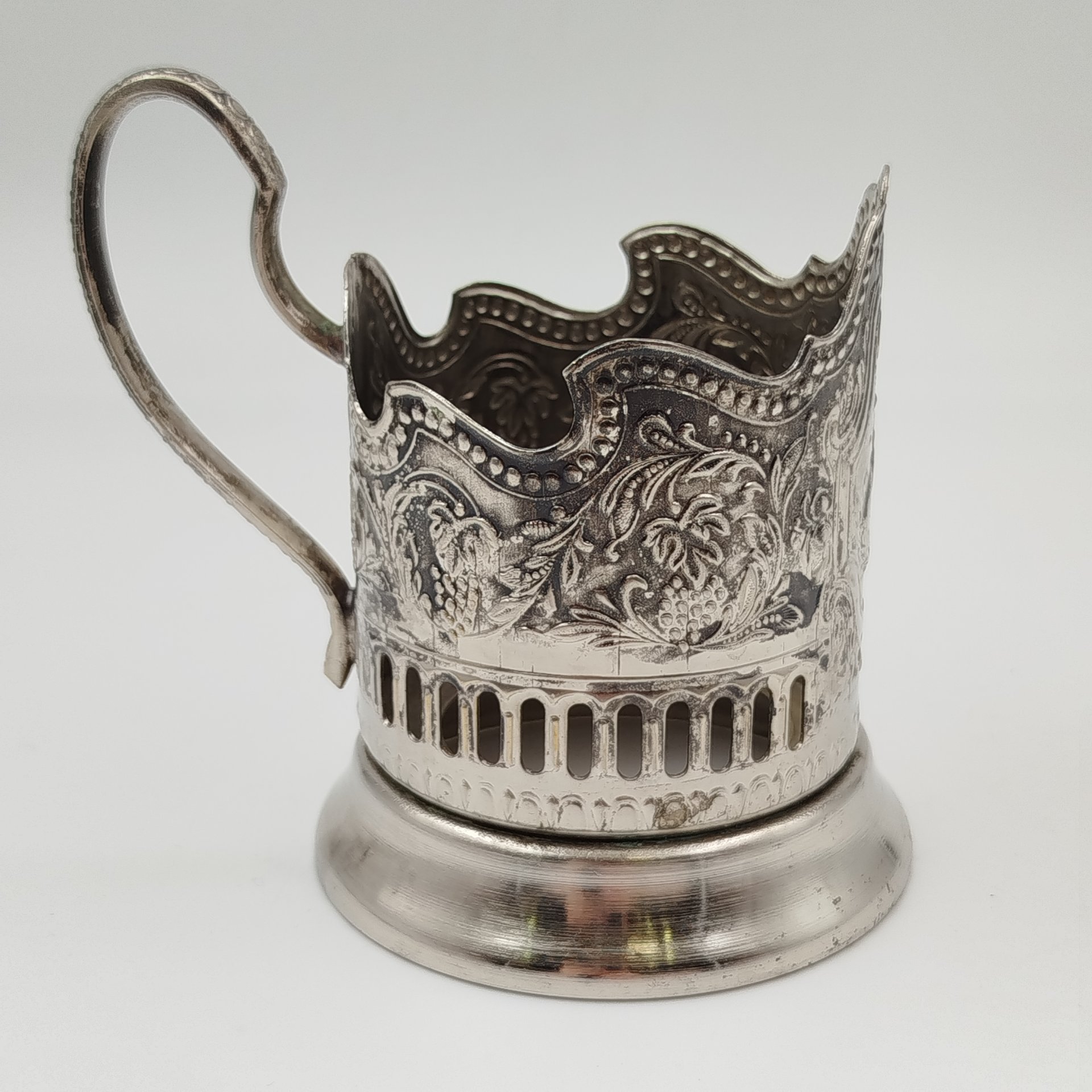 Подстаканник "Советский космос", мНЦ (медь-никель-цинк), Кольчугинский завод цветных металлов, СССР, 1960-1980 гг.
