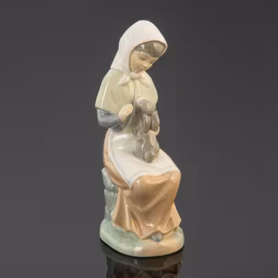 Статуэтка "Девочка с кроликом на коленках", NAO Porcelain