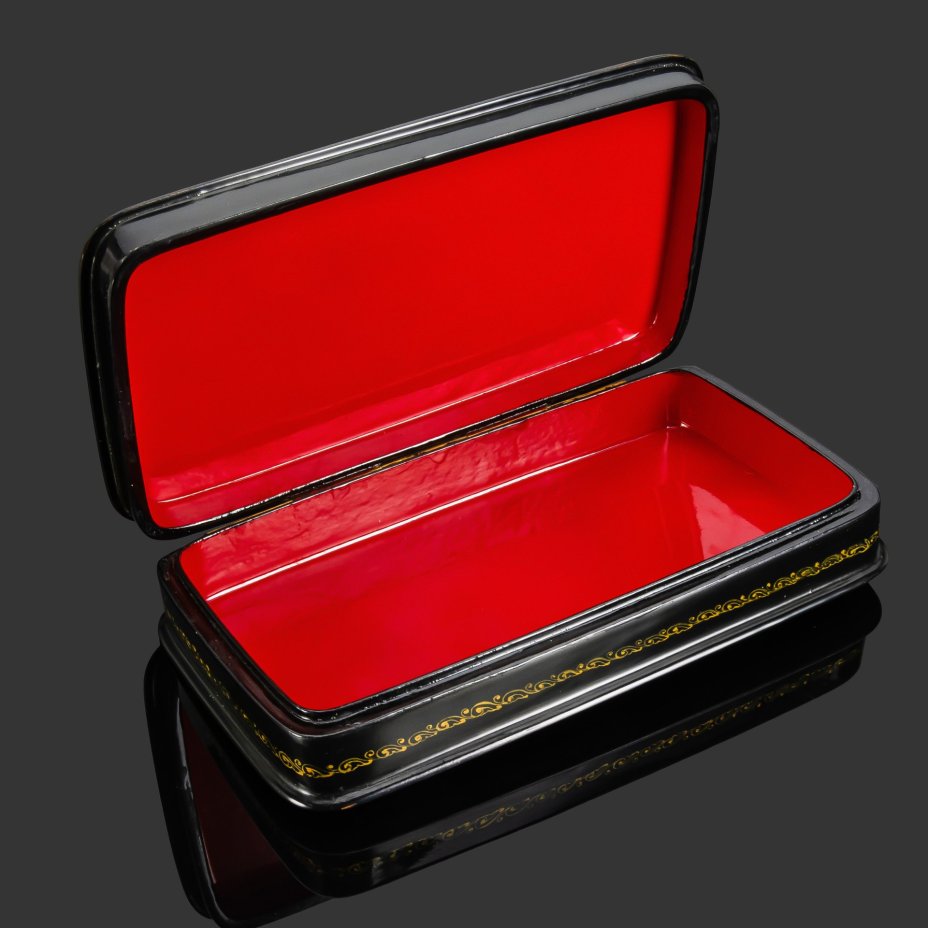 Шкатулка (лаковая миниатюра) "Марья-Маревна", автор Л. Бронницкая, папье-маше, лак, роспись, Палех, Россия, 1980-2000 гг.