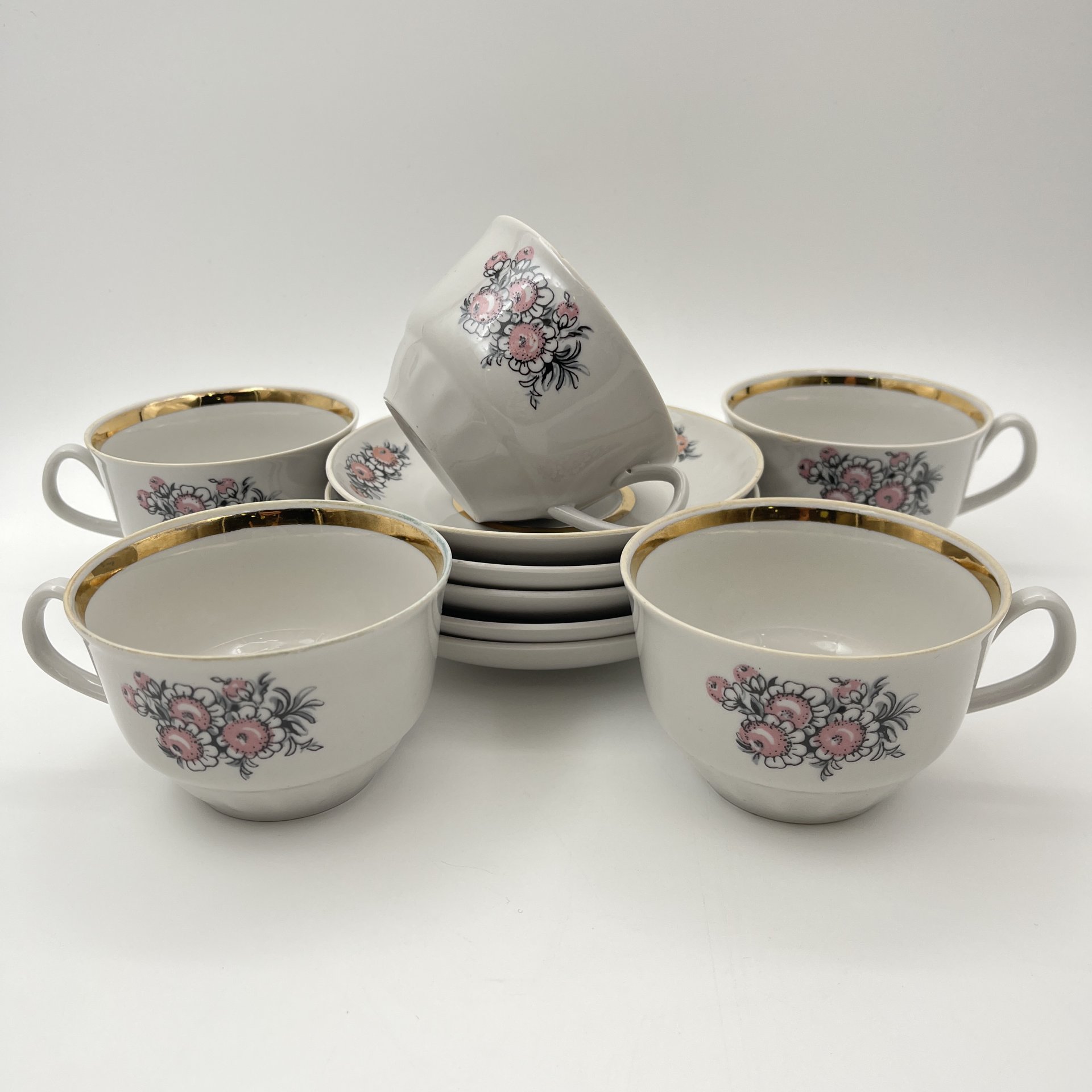 Набор из 5-ти чайных пар с цветочным декором, фарфор, деколь, золочение, Рижский фарфорово-фаянсовый завод, СССР, 1970-1980 гг.
