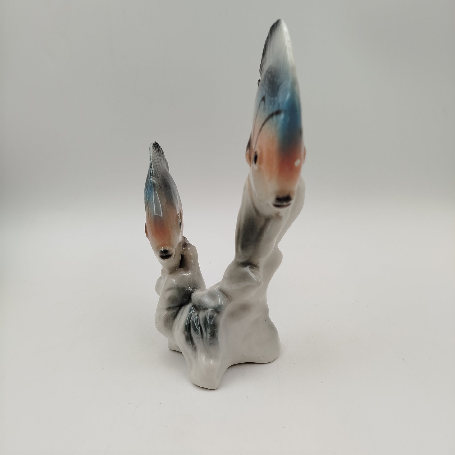Статуэтка "Рыбки", фарфор, аэрография, Азия, 1980-2000 гг.