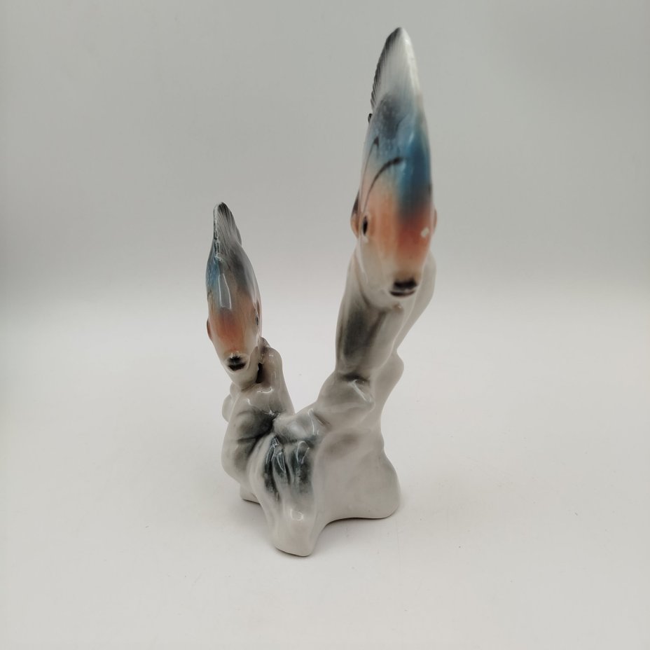 Статуэтка "Рыбки", фарфор, аэрография, Азия, 1980-2000 гг.