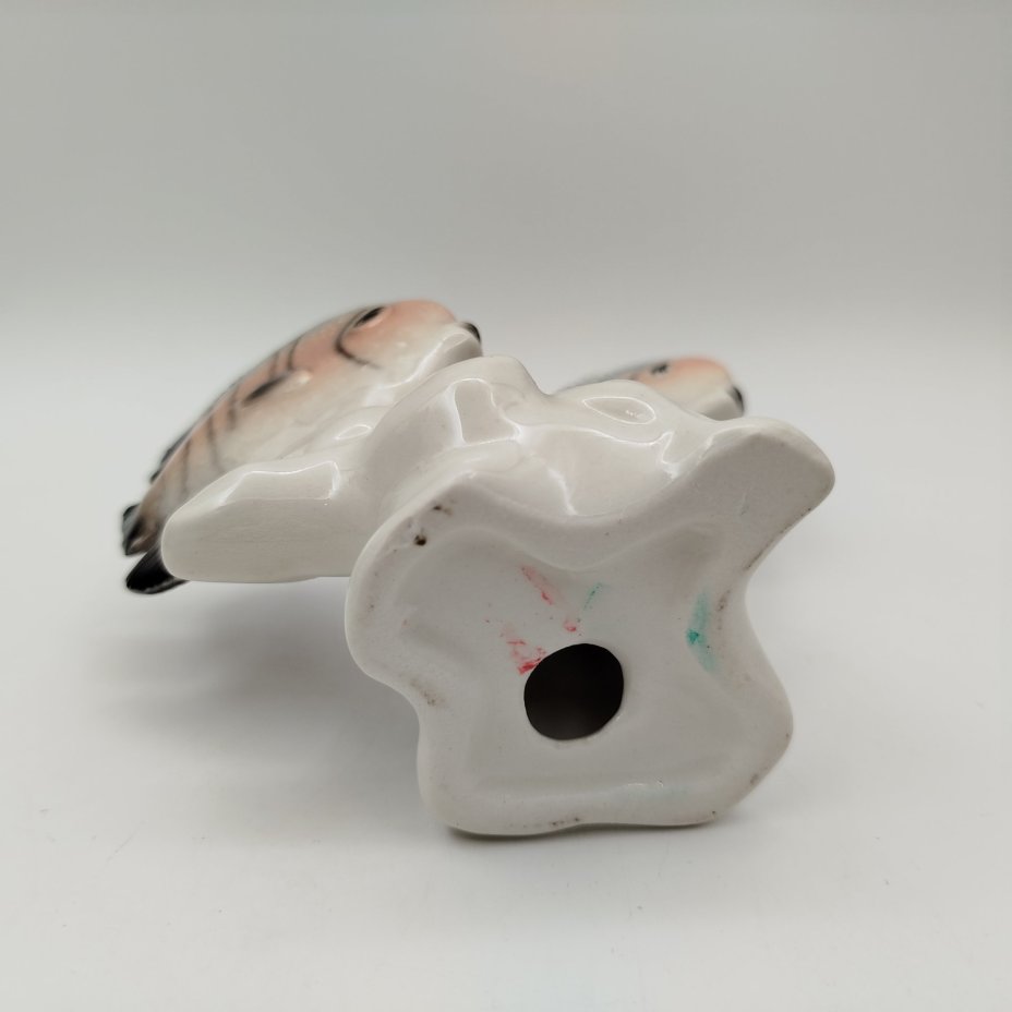 Статуэтка "Рыбки", фарфор, аэрография, Азия, 1980-2000 гг.