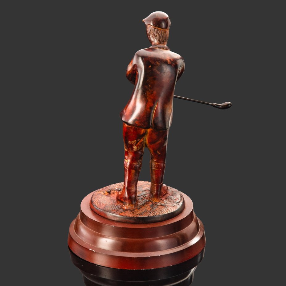 Скульптура "Гольфист" ("Игрок в гольф")