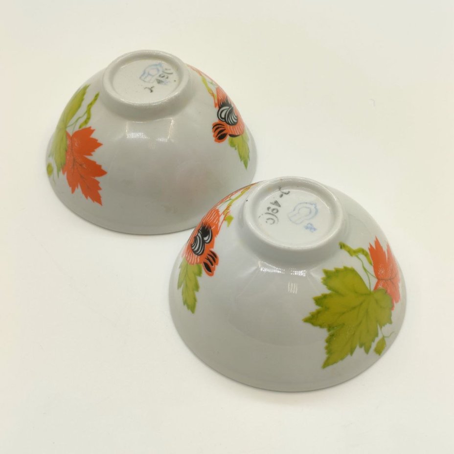 Пара пиал с орнитологическим декором, фарфор, деколь, золочение, Самаркандский фарфоровый завод, СССР, 1972-1982 гг.