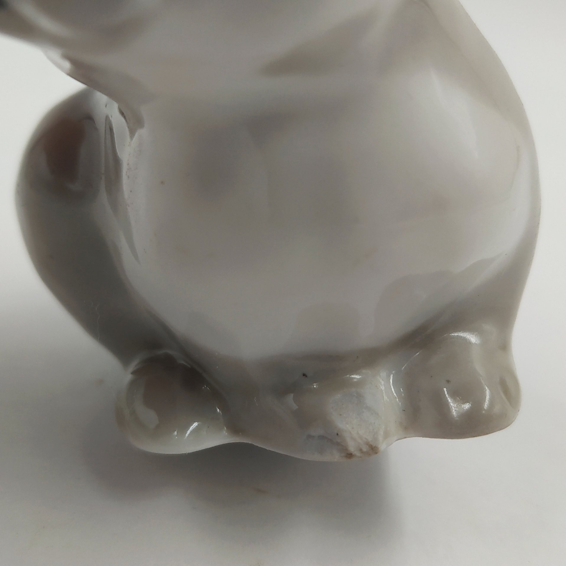 Статуэтка "Заяц", скульптор Л.С. Разумовский, фарфор, роспись, Ленинградский завод фарфоровых изделий (ЛЗФИ), СССР, 1956-1967 гг.