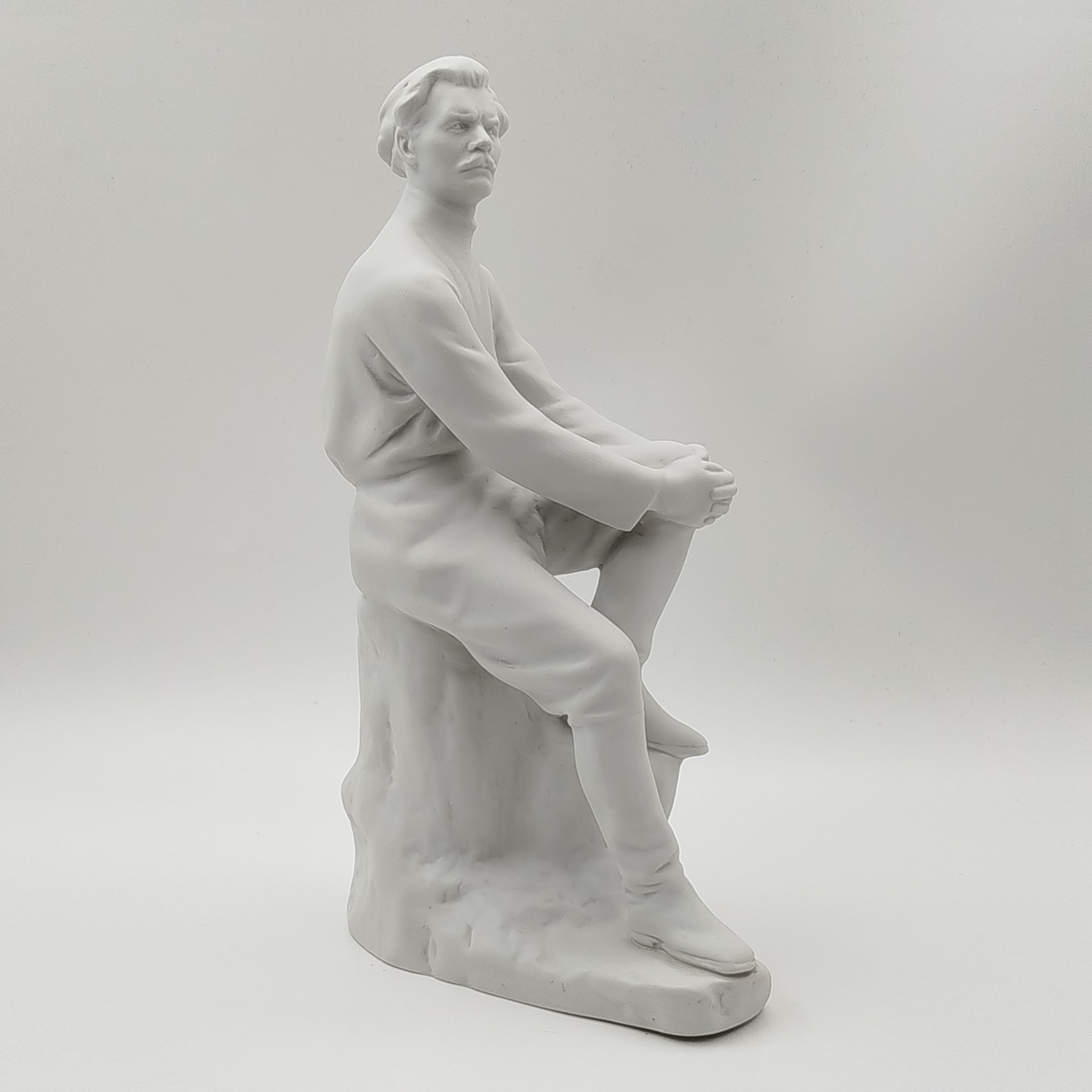 Статуэтка "Максим Горький", автор В.Г. Стамов,, бисквит, Ленинградский фарфоровый завод (ЛФЗ), СССР, 1950-1960 гг.