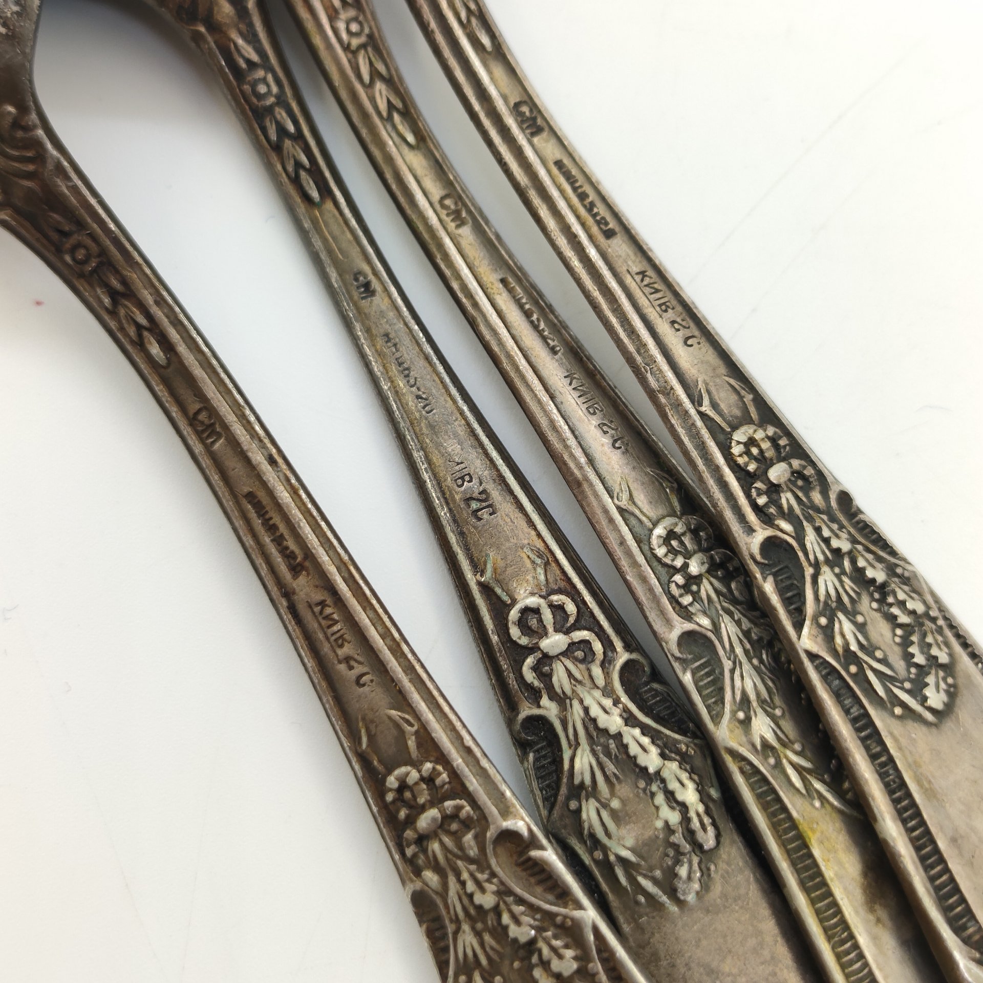 Набор чайных ложек на 4 персоны, мНЦ (медь-никель-цинк), Киевский завод столовых приборов и посуды им. Дзержинского (ЗiД, ЗиД), СССР, 1950-1960 гг.