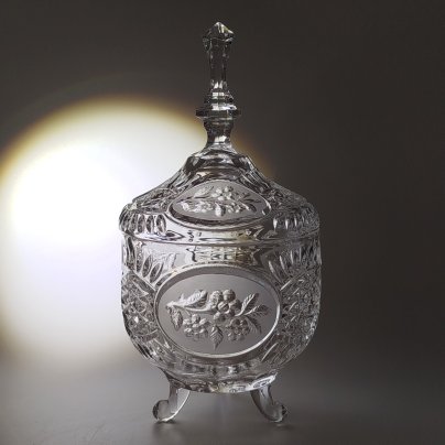 Ваза-конфетница на фигурных ножках с крышкой, стекло, матирование, Югославия, 1970-1990 гг.